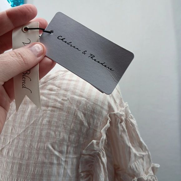 NWT Chelsea & Theodore Women SZ XS Taupe Striped Blouse Flutter Sleeves $68 MSRP - Picture 4 of 13